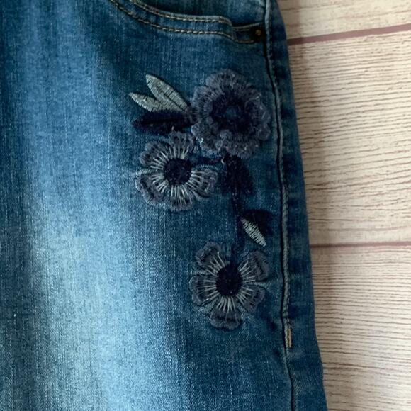 Westport 1962 Denim Jean Skirt with Embroidered Flowers Size 16 - Picture 12 of 13